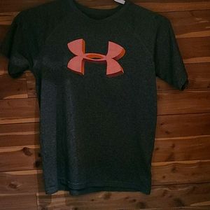 Under Armour Athletic TEE Shirt youth Medium